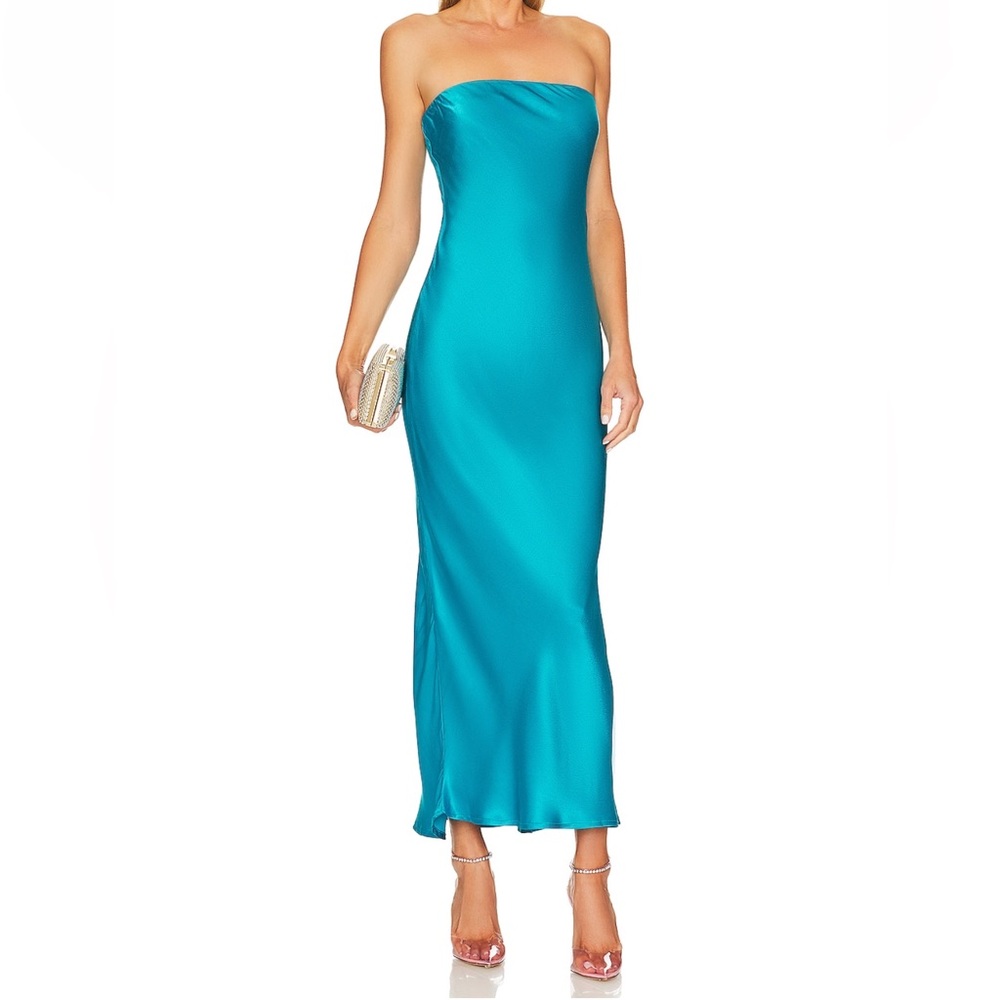 Blue Strapless Sleeveless Gown 🩵
